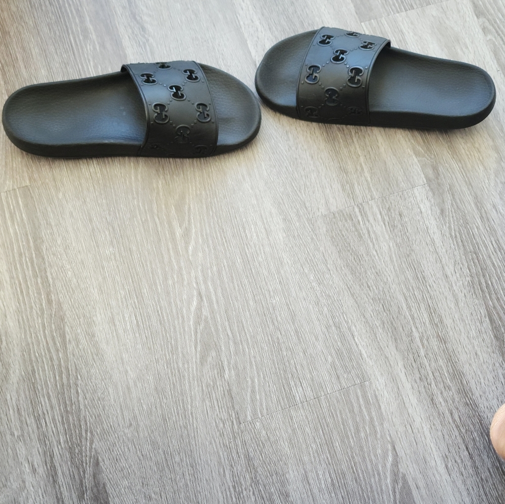 Gucci Embossed Black Slide Sandals - Picture 3 of 6